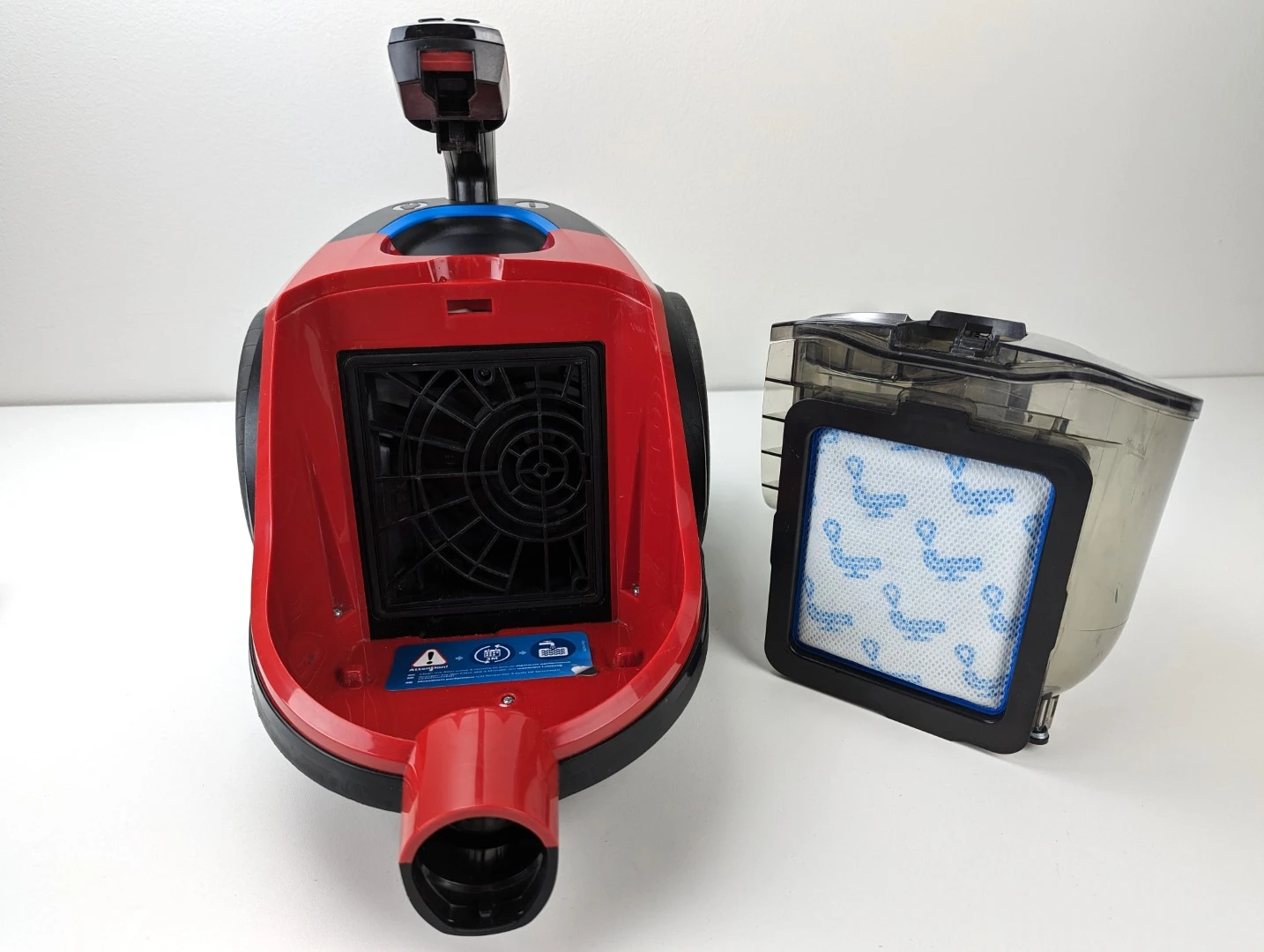 Umístění omyvatelného filtru Umístění omyvatelného filtru
