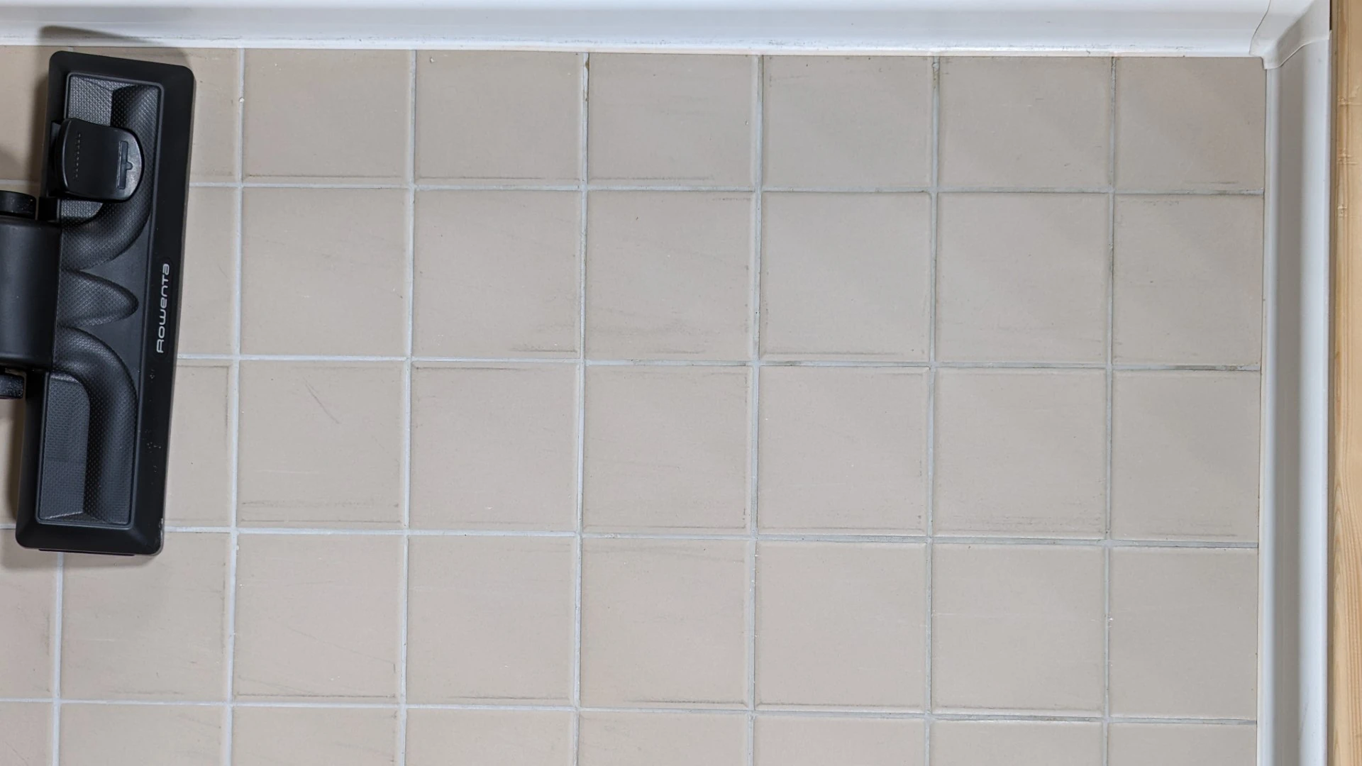 Výsledek na dlažbě – kočkolit Výsledek na dlažbě – kočkolit
