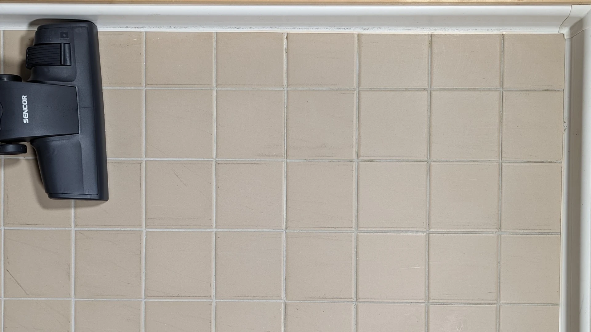Výsledek na dlažbě – káva Výsledek na dlažbě – káva