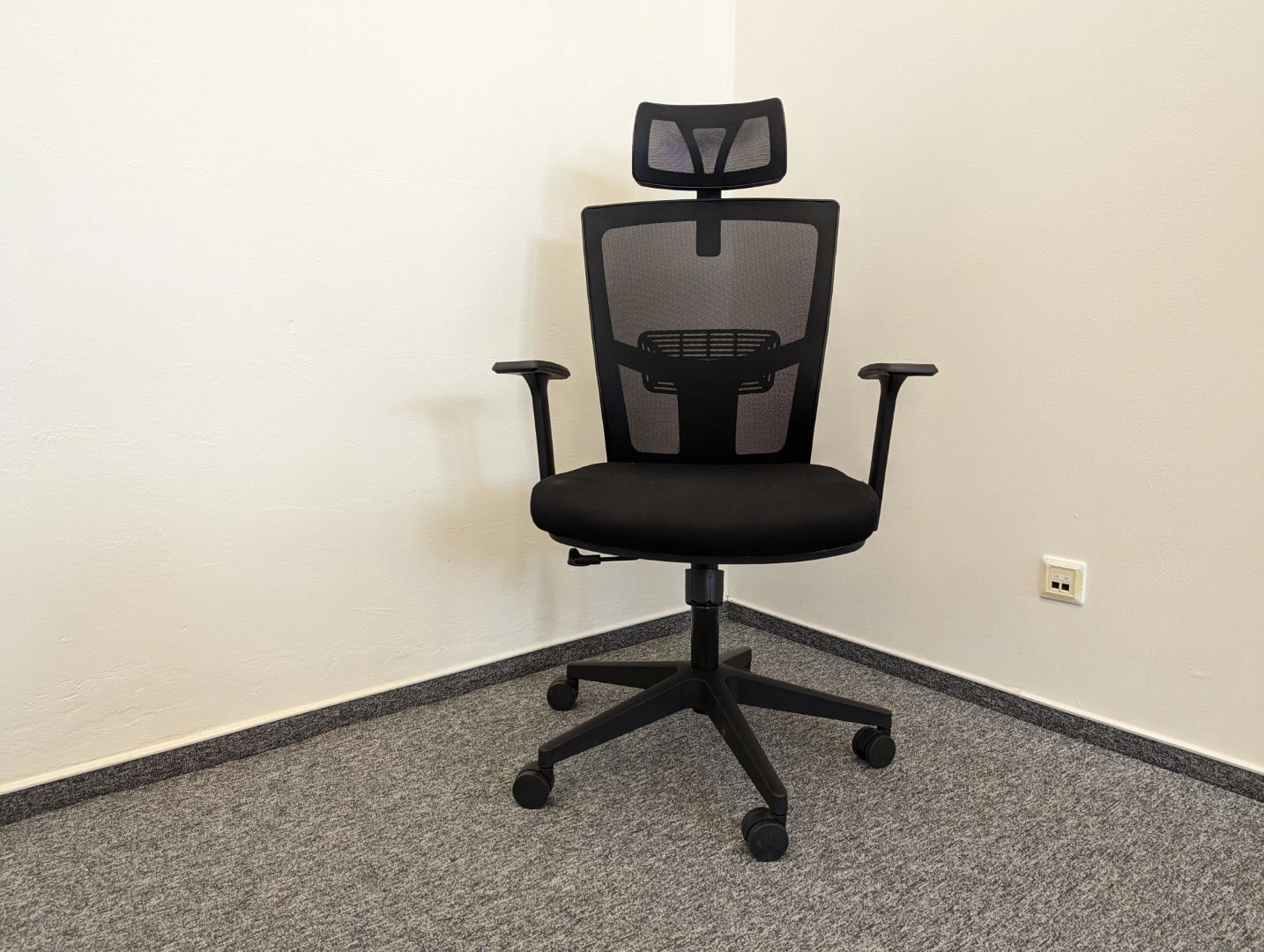 Klasická kancelářská židle Klasická kancelářská židle