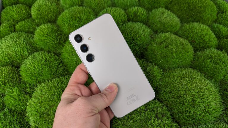 Samsung Galaxy S24 jsme měli v ruce ještě před představením, stále je aktuální