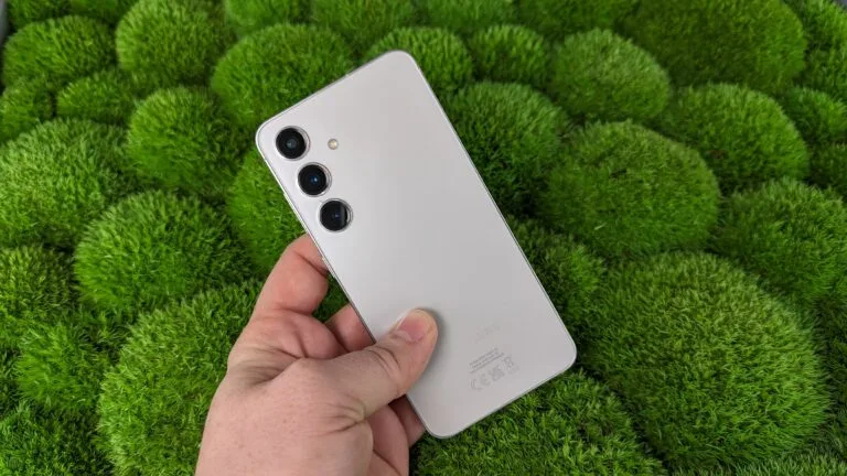 Samsung Galaxy S24 jsme měli v ruce ještě před představením, stále je aktuální