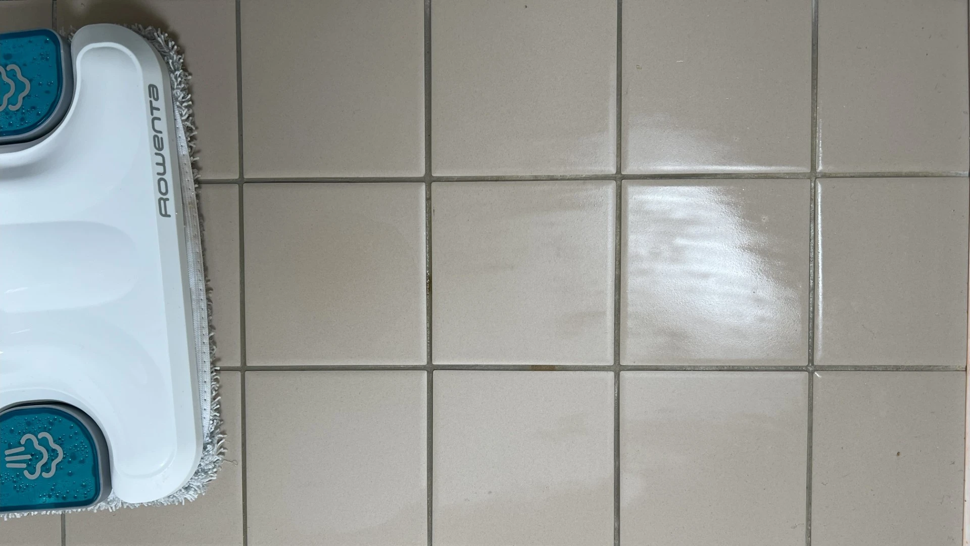 Výsledek na dlažbě – káva Výsledek na dlažbě – káva