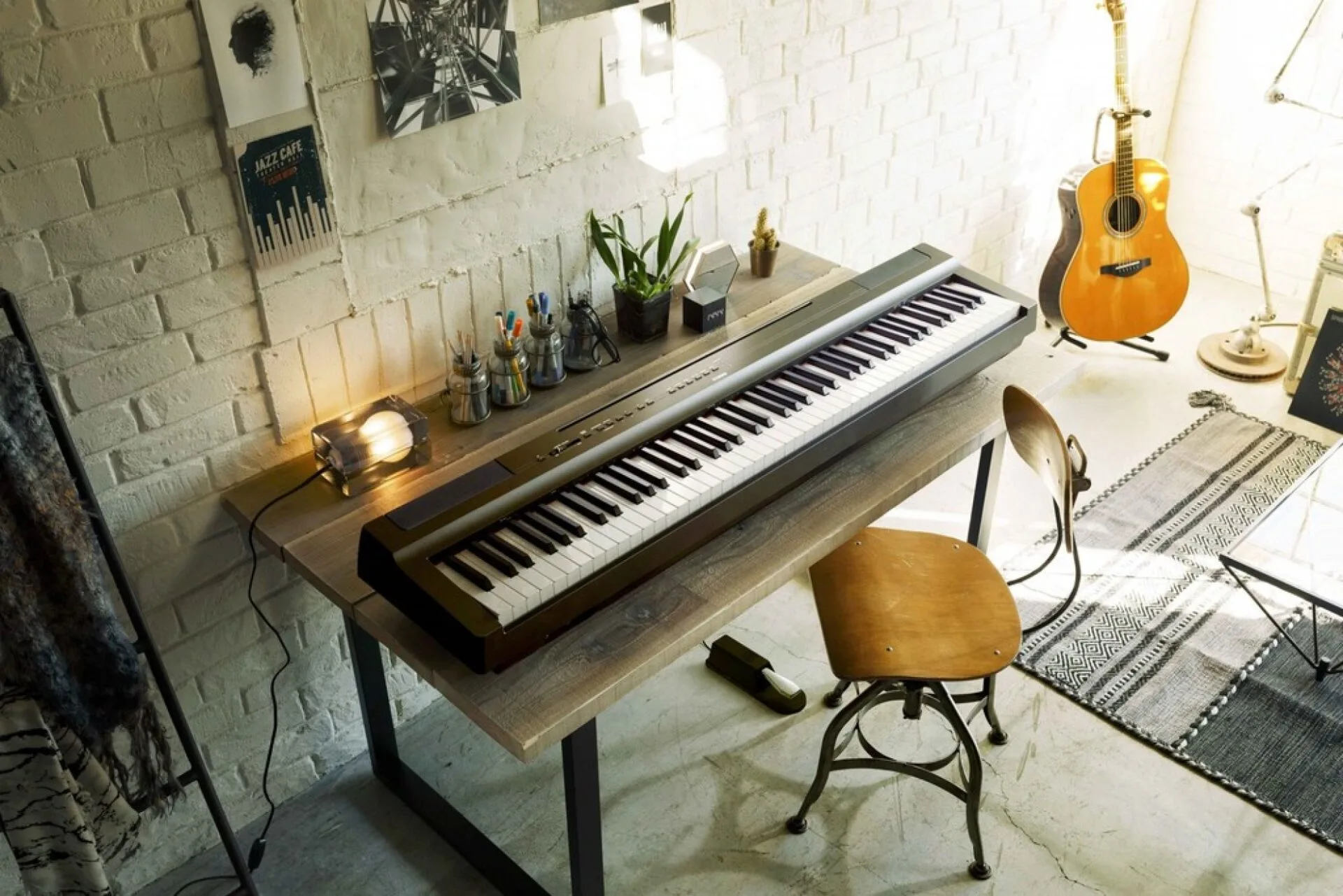 Kvalitní digitální piano dokáže věrně napodobit akustický nástroj Kvalitní digitální piano dokáže věrně napodobit aktustický nástroj