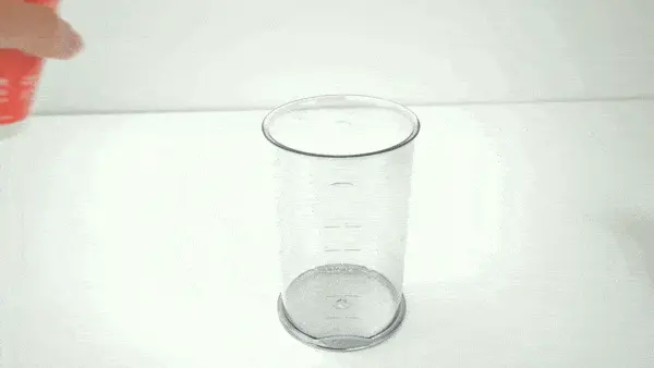 Šlehání smetany Gif zobrazuje šlehání smetany