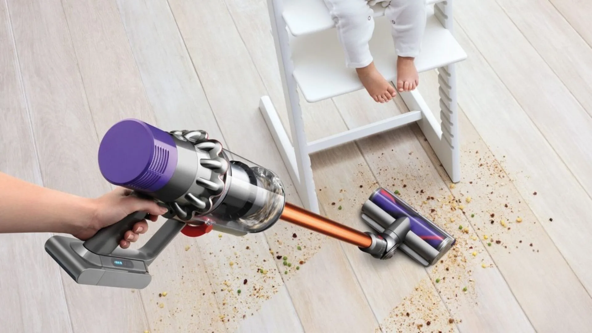 Nízká hmotnost a snadná manipulace umožňuje použít vysavač Dyson kdykoliv je potřeba Nízká hmotnost a snadná manipulace umožňuje použít vysavač Dyson kdykoliv je potřeba