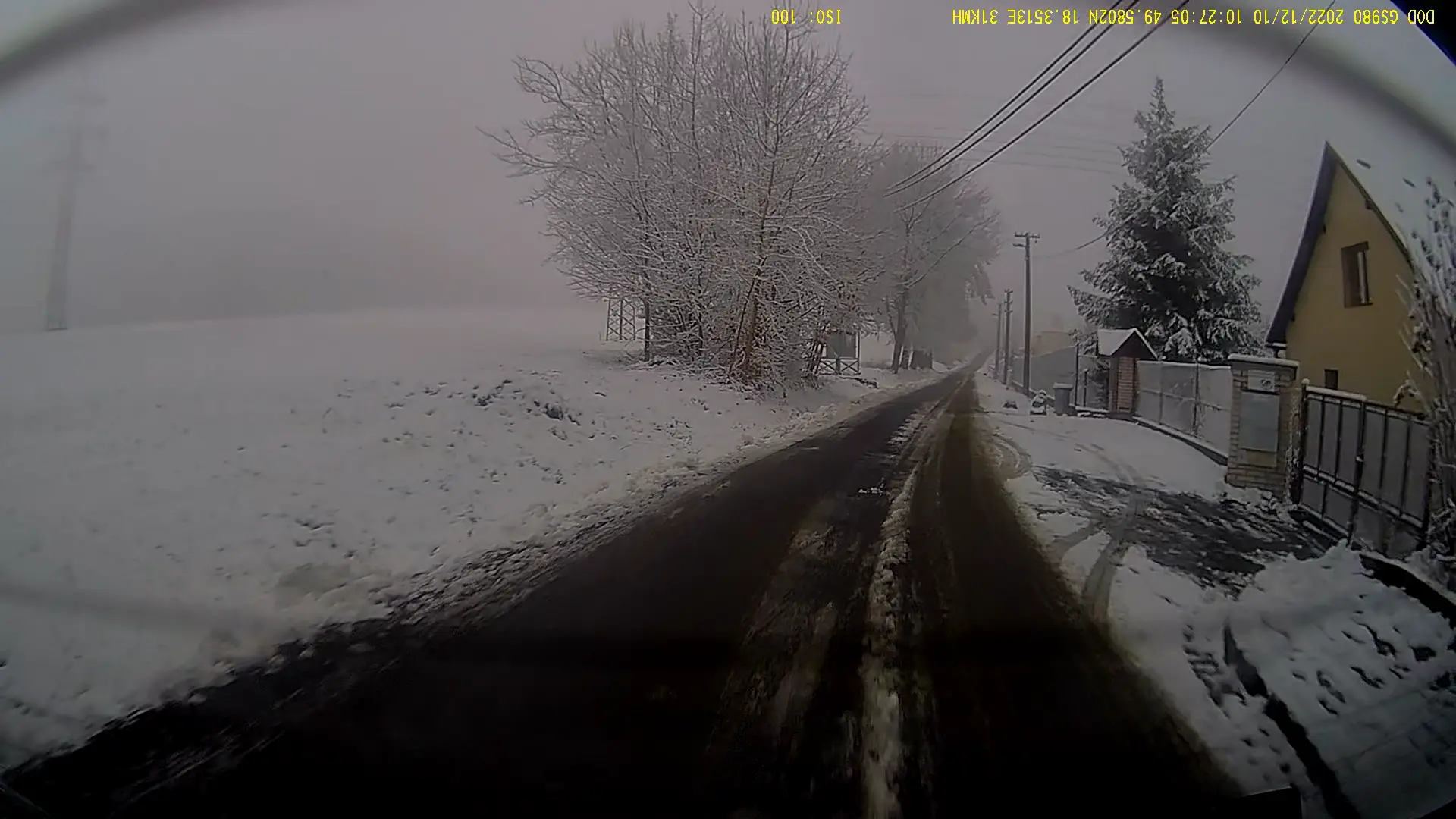 Rozlišení FullHD zadní kamery ve dne Obrázek ukazuje FullHD obraz zadní kamery DOD GS980D ve dne