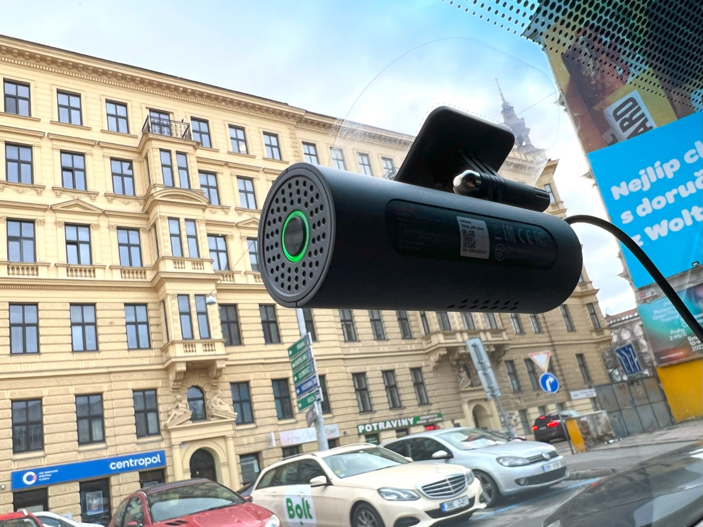 Pokud indikátor svítí zeleně, kamera nahrává Pokud indikátor svítí zeleně, kamera nahrává