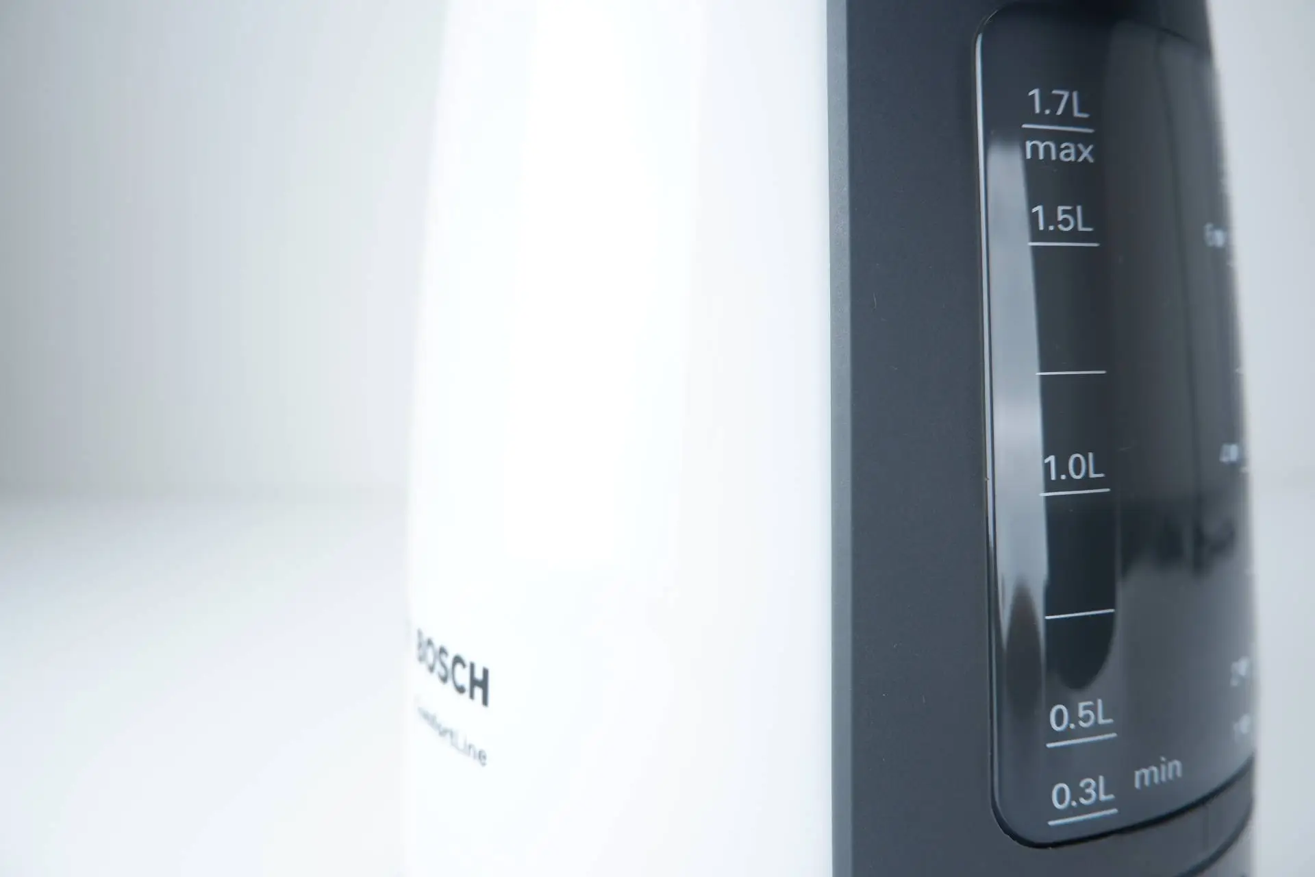 Stupnice objemu Zobrazení objemové stupnice modelu Bosch TWK 6A011