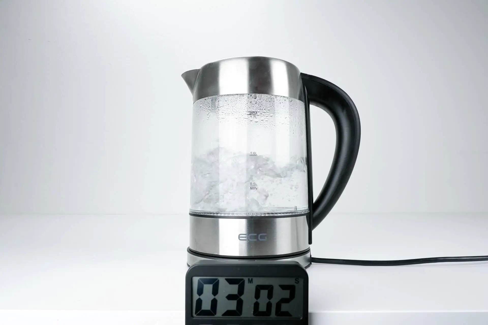 Rychlost ohřátí 0,8 l vody Zobrazení měření ohřevu 0,8 l u konvice ECG RK 1777
