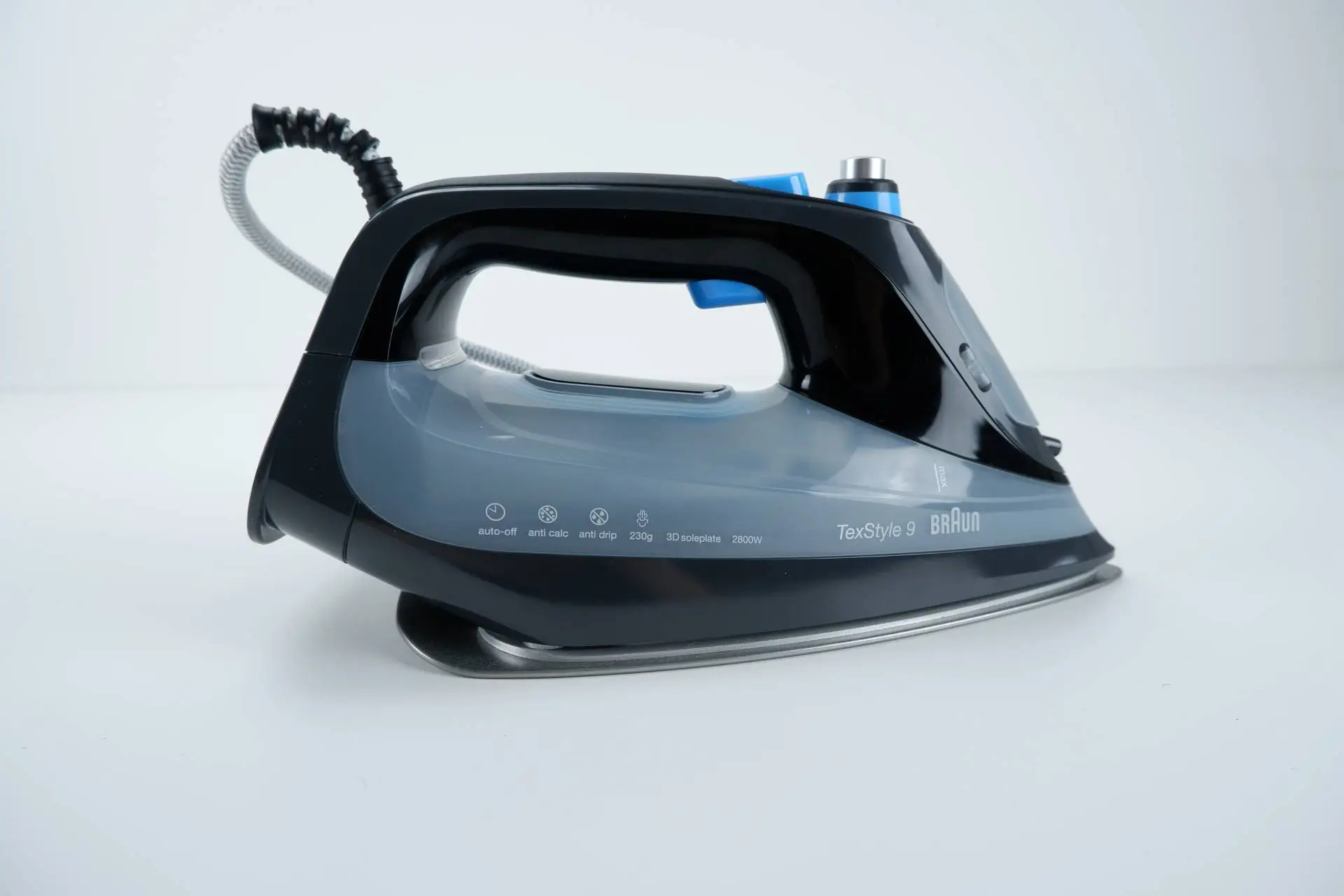 Žehlička z boku Žehlička Braun SI 9188 BK z boku