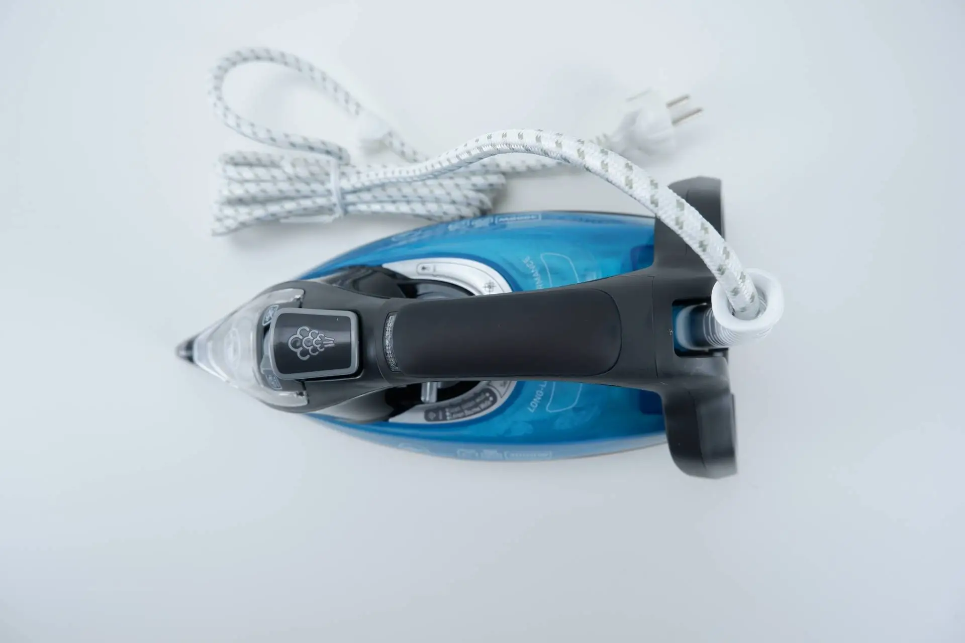 Pohled zhora Žehlička Tefal Ultimate Anti-calc FV9785E0