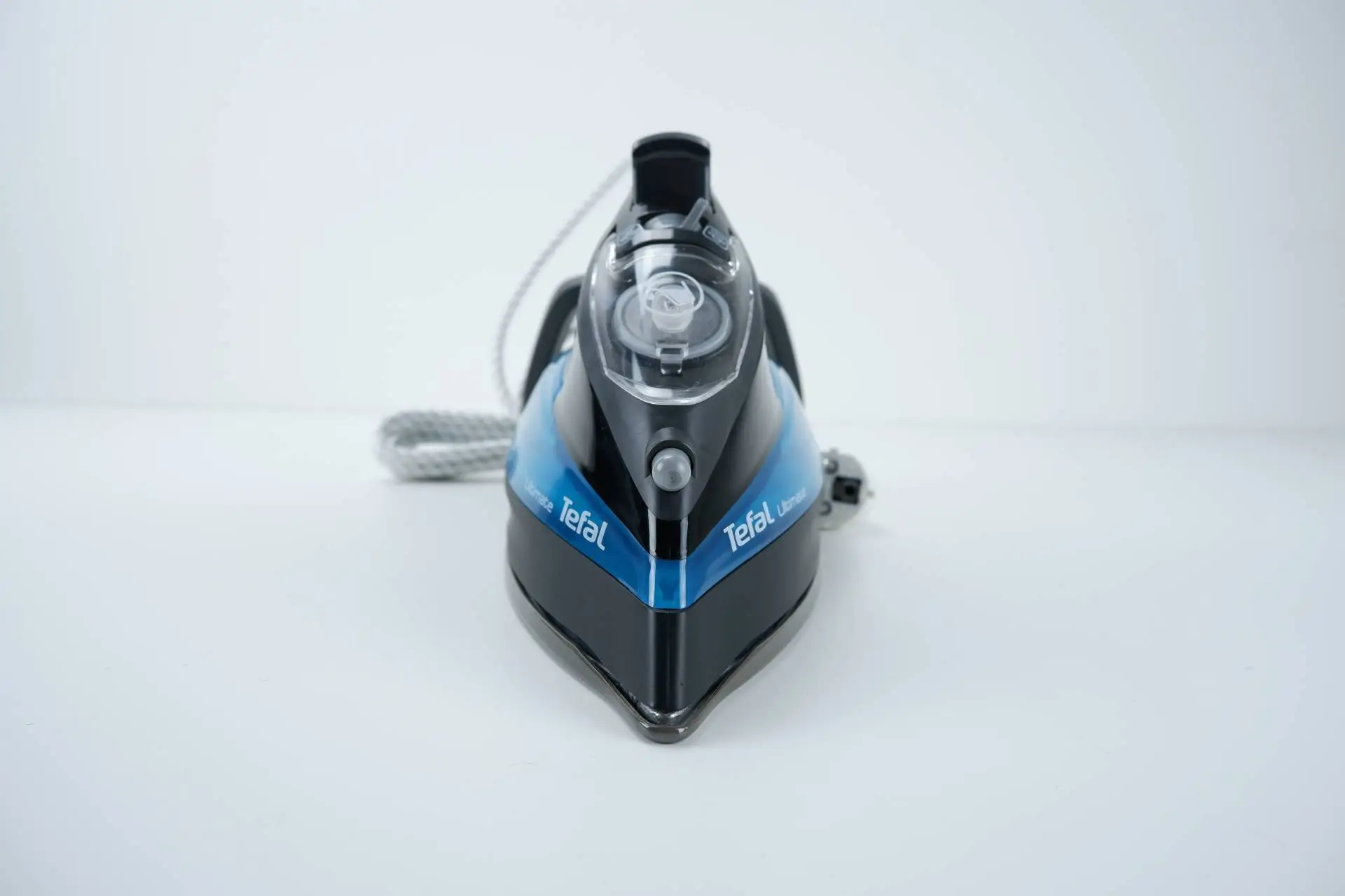 Přední strana Žehlička Tefal Ultimate Anti-calc FV9785E0 z přední strany