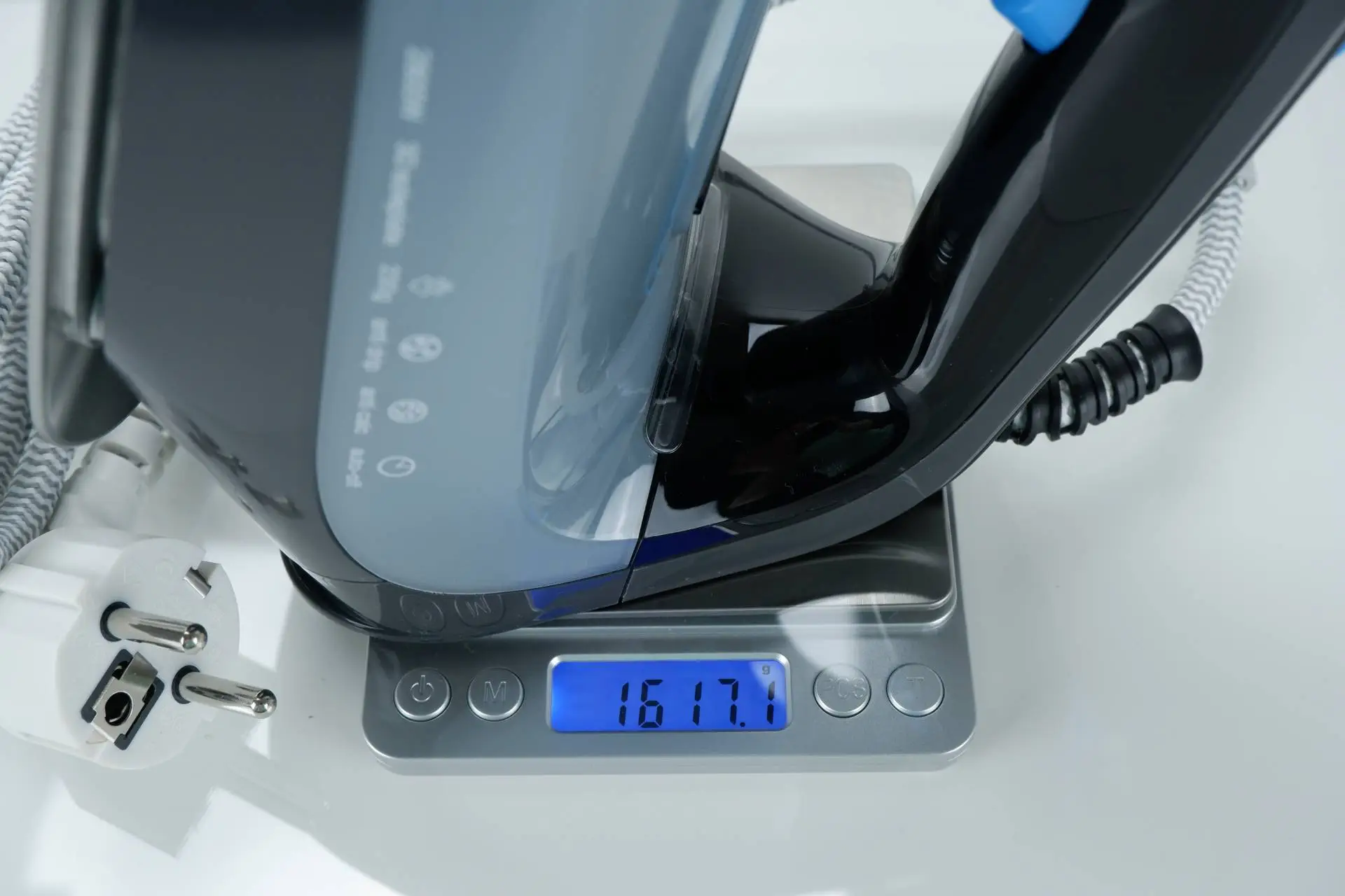 Hmotnost Hmotnost žehličky Braun SI 9188 BK