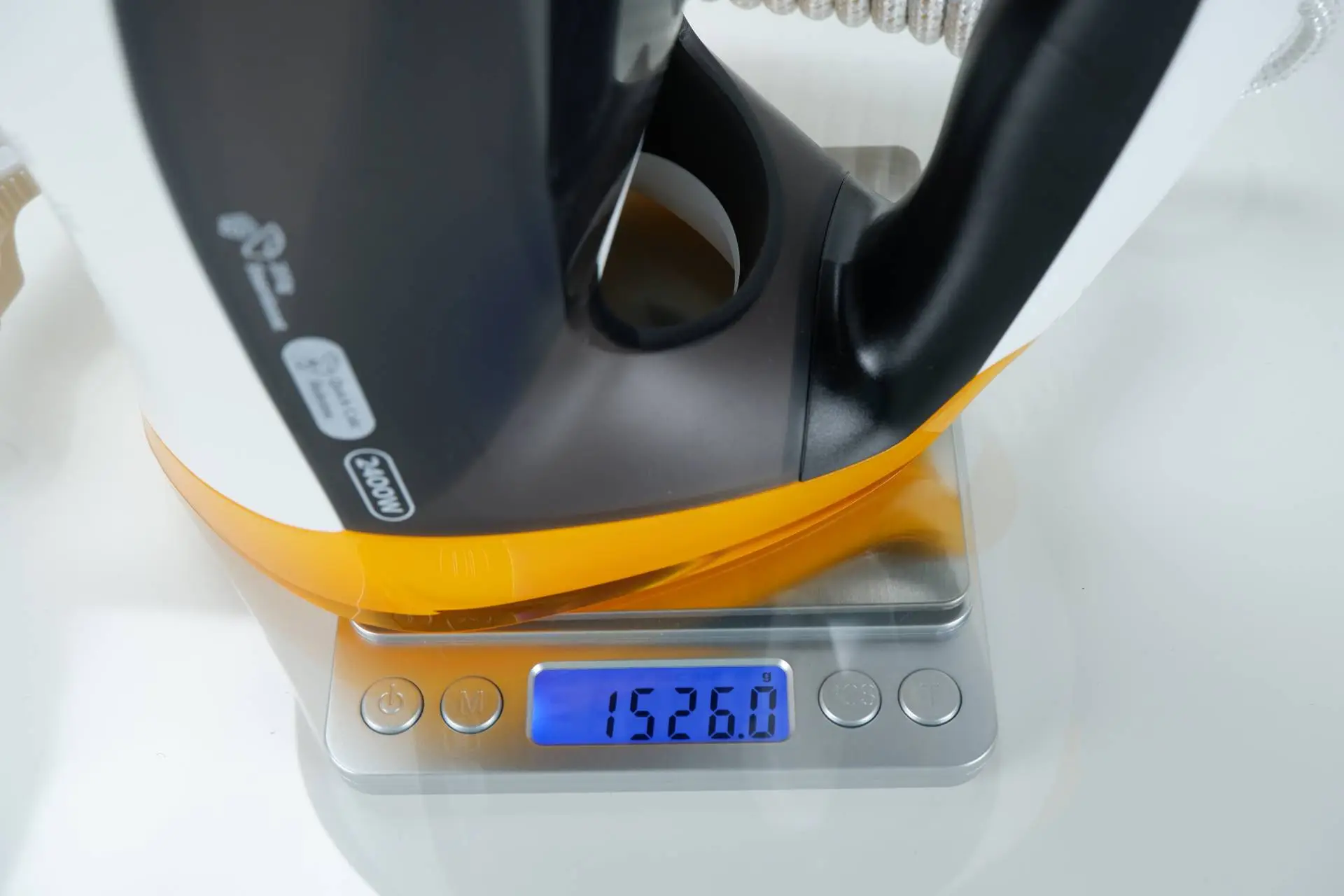 Hmotnost Hmotnost žehličky Philips GC4537/80
