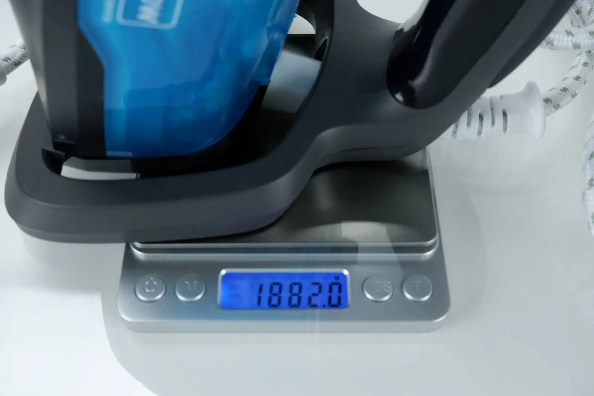 Hmotnost Hmotnost žehličky Tefal Ultimate Anti-calc FV9785E0