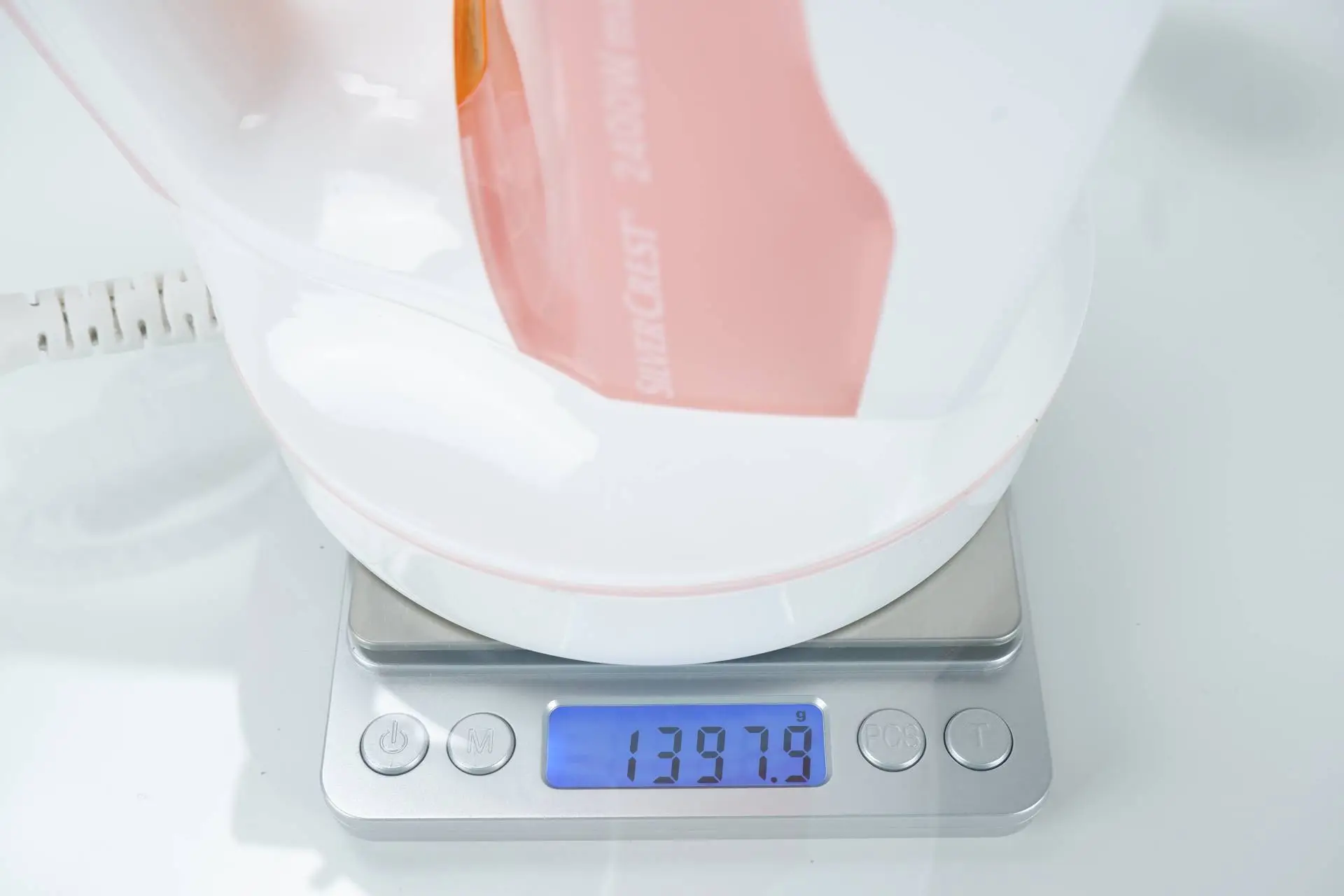 Hmotnost žehličky se základnou Hmotnost žehličky 1/1 TOP 14 SILVERCREST SDBK 2400 E1 TOP 14 v kategorii žehličky. Produkty vybíráme automaticky podle recenzí uživatelů, zájmu o produkt a prodejů. Zobrazit celý žebříček SILVERCREST SDBK 2400 E1 se základnou