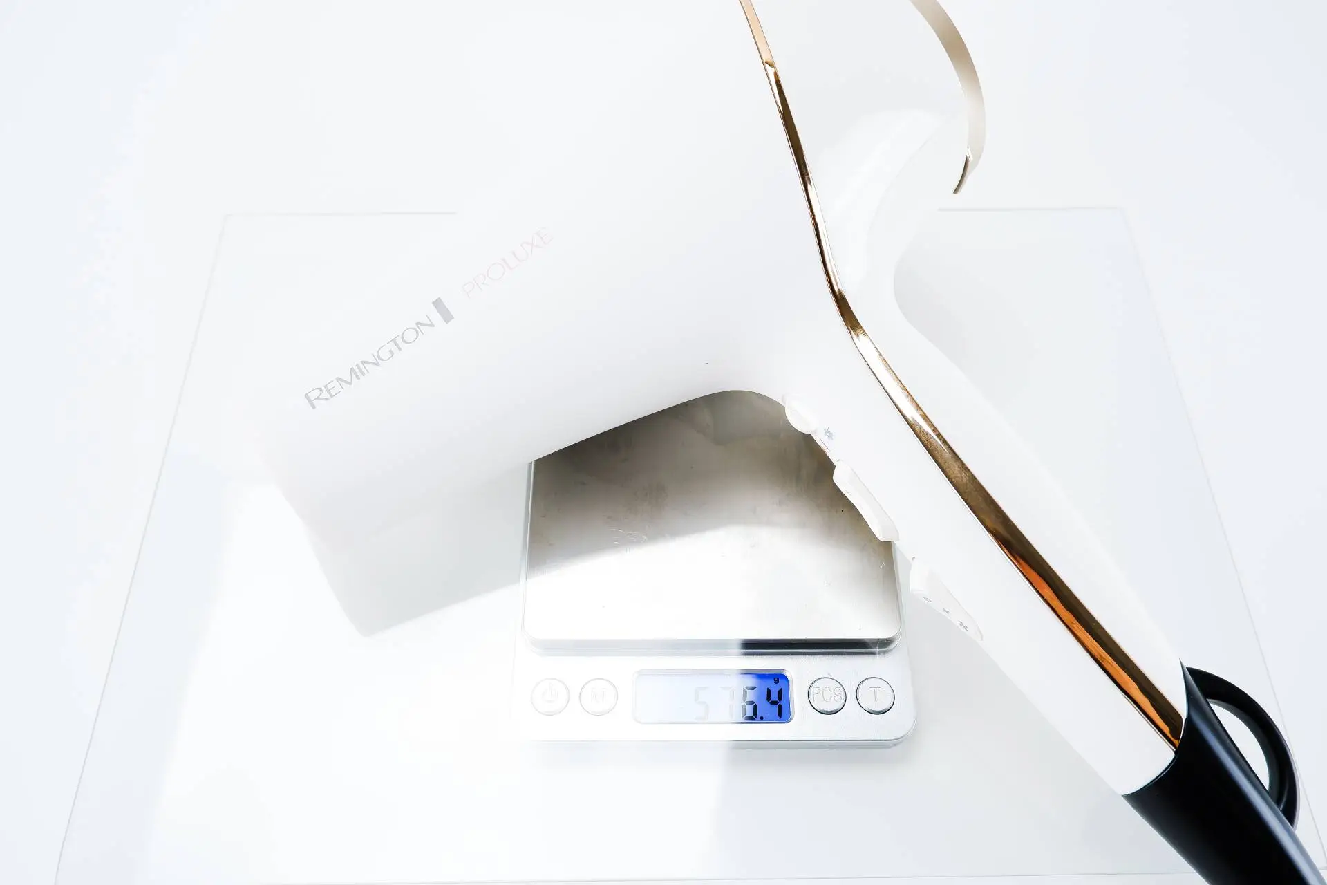 Vážení fénu Vážení fénu Remington PROluxe AC9140