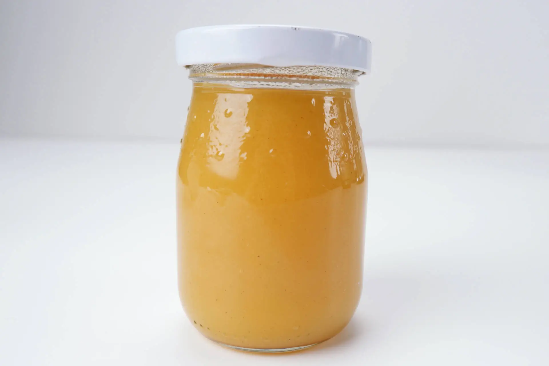 Redakční pomerančová marmeláda Na obrázku je sklenice námi vyrobené marmelády.