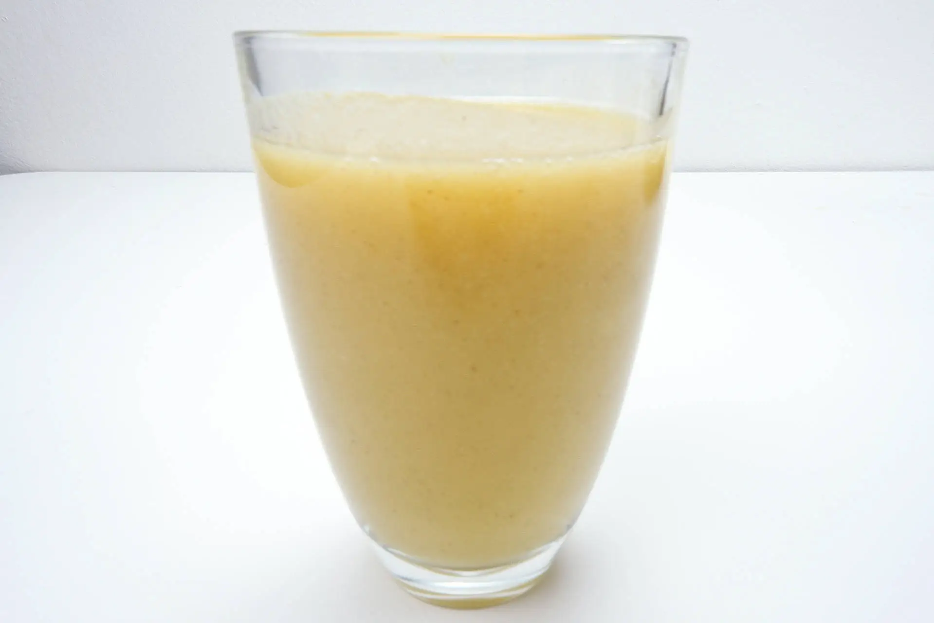 Smoothie Na obrázku je sklenice s jemným smoothie.
