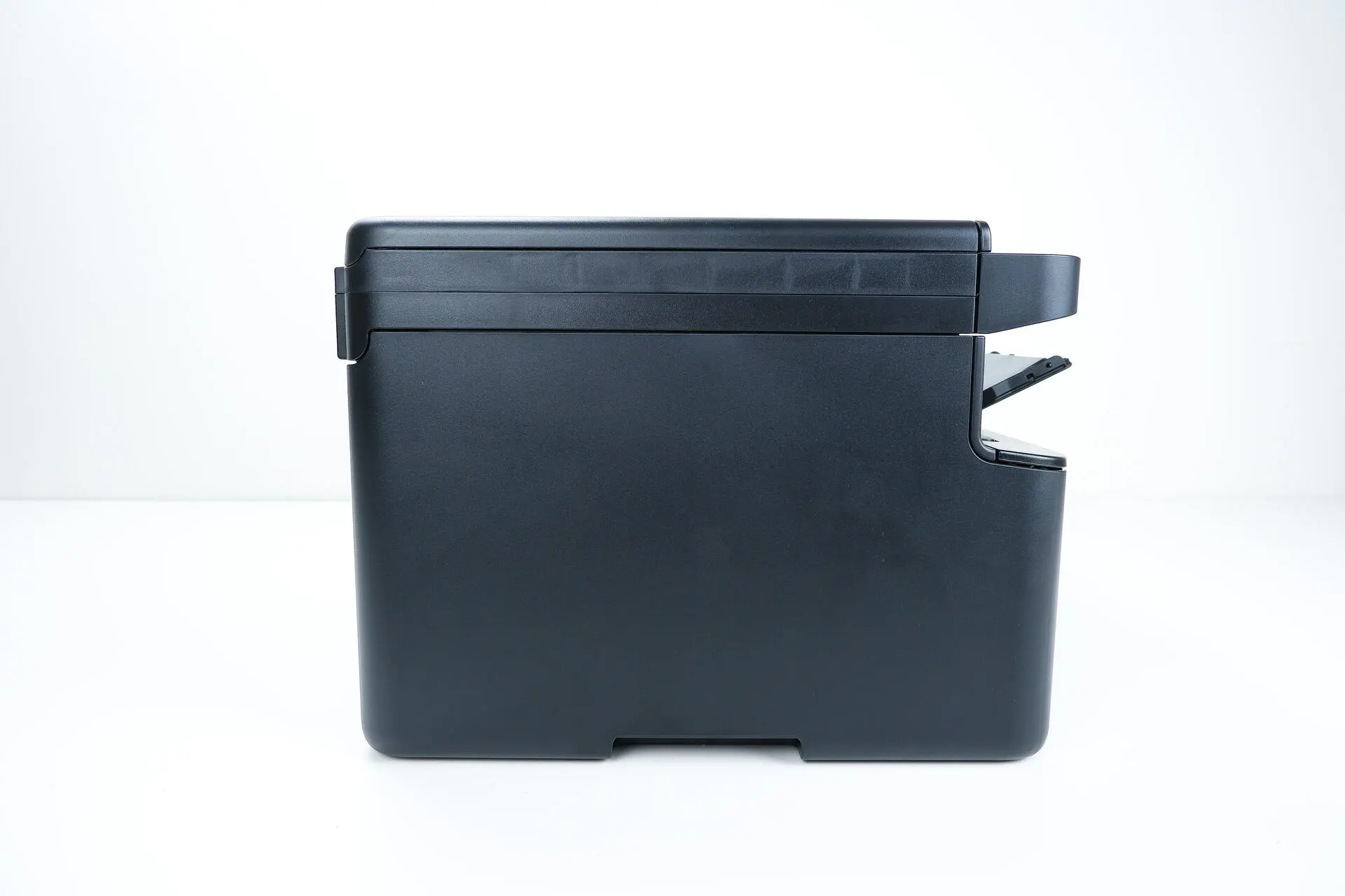 Levá strana Brother DCP-1622WE zleva