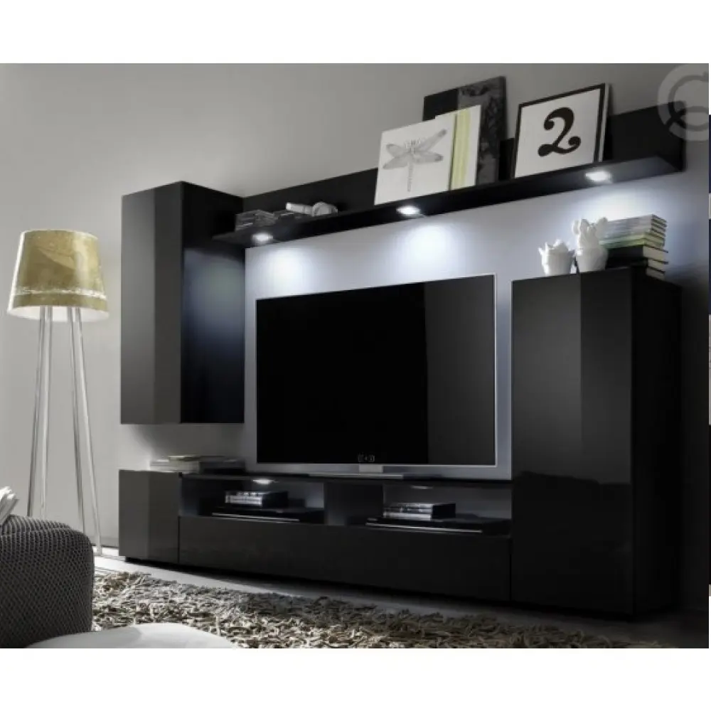 Bílé osvětlení nad TV stolkem-