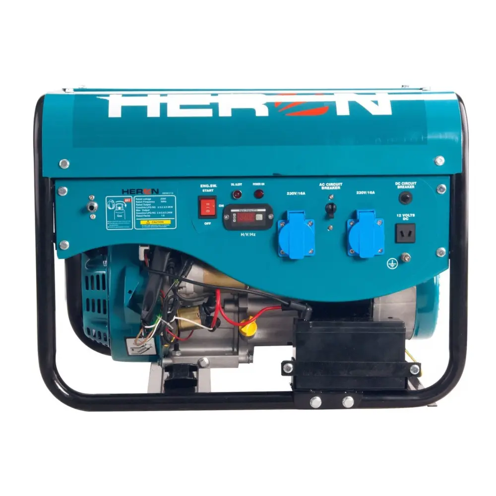 Generátor disponuje dvěma 230 V zásuvkami a jednou 12 V zásuvkou Generátor disponuje dvěma 230 V zásuvkami a jednou 12 V zásuvkou