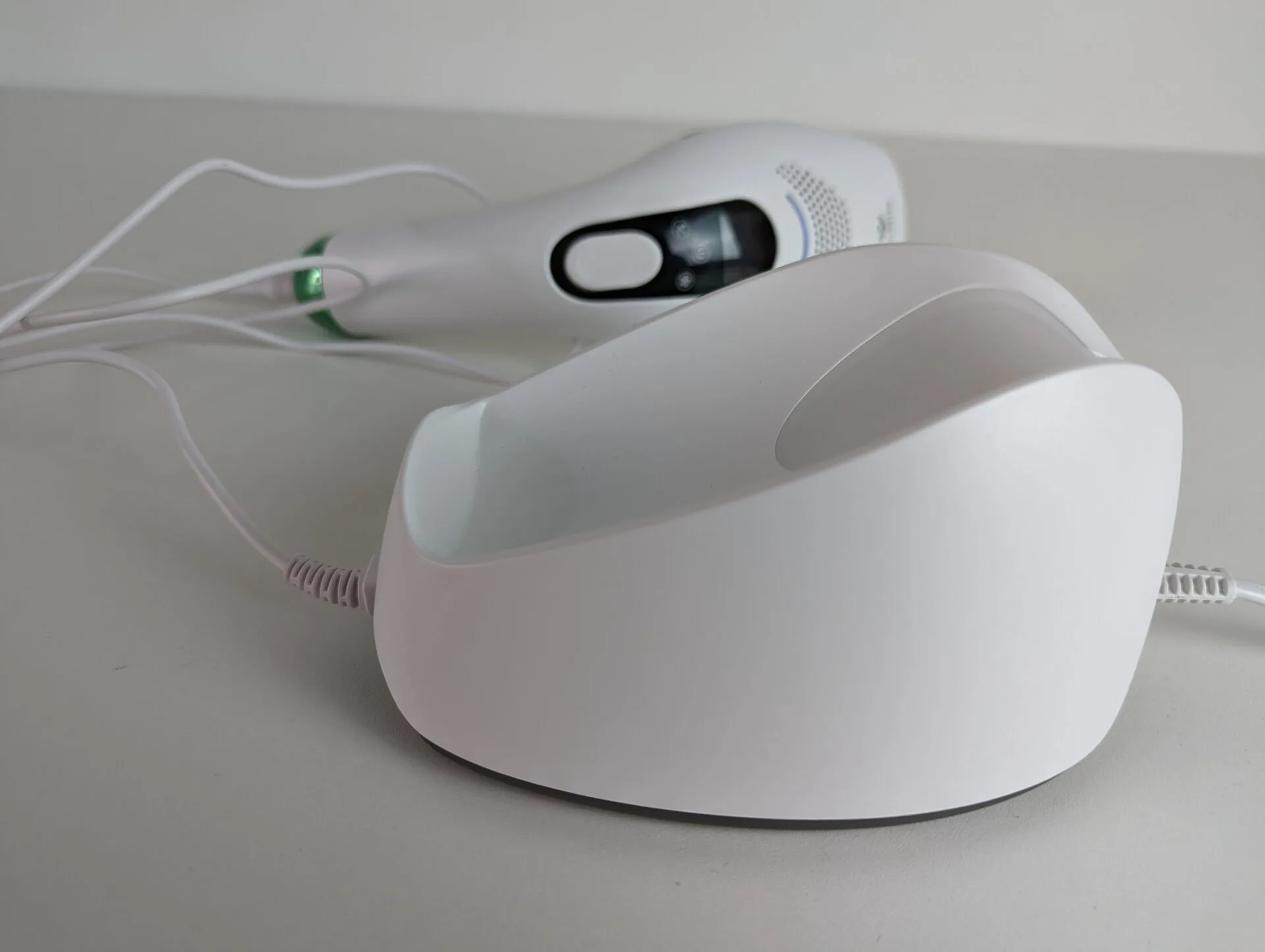 Zapojení podstavce Obrázek zapojení podstavce epilátoru TrueLife Belle IPL E5