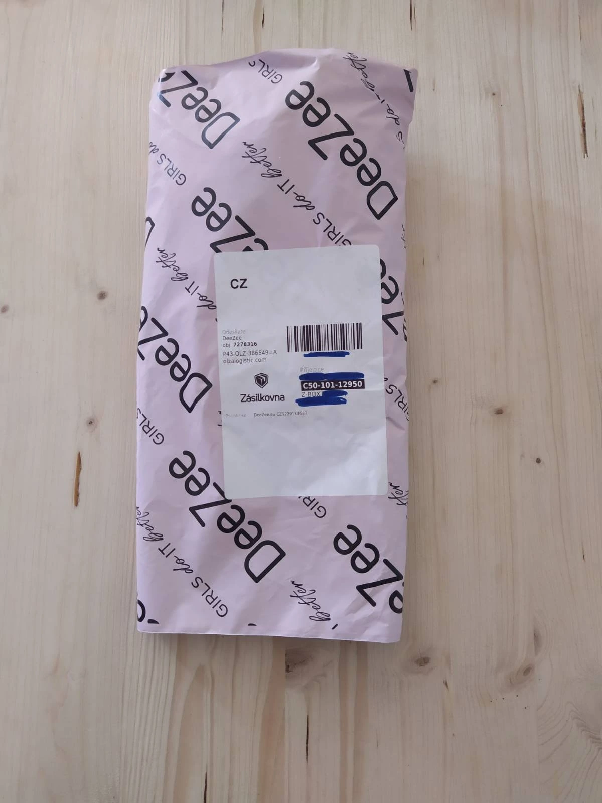 Zásilka od DeeZee Zásilka od DeeZee