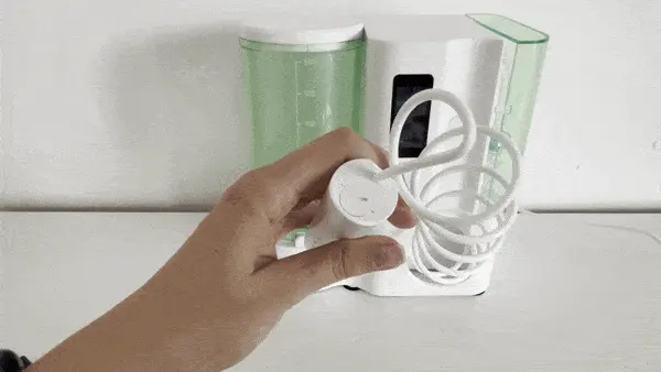 Výměna baterie Gif zobrazuje výměnu baterie