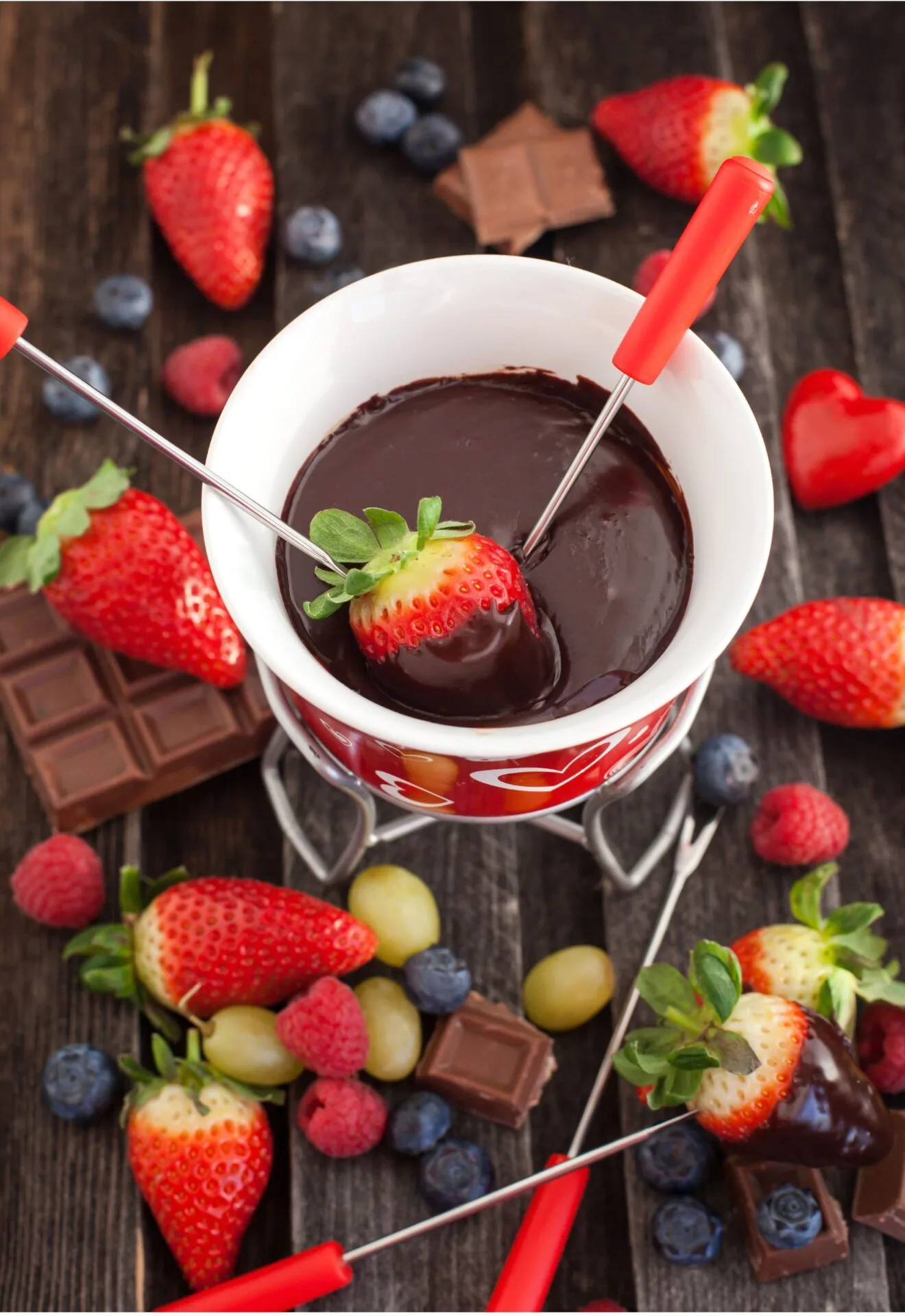 Čokoládové fondue Obrázek zobrazuje čokoládové fondue