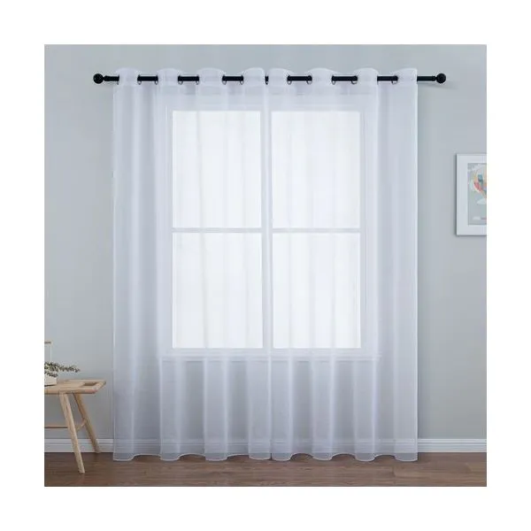 Záclona do minimalistického interiéru Obrázek zobrazuje záclonu v minimalistickém stylu