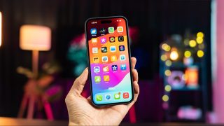 iPhone 14&nbsp;vs iPhone 15: Tenhle přechod moc logiky nedává