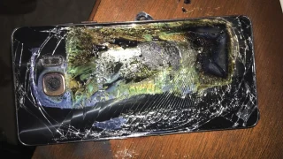 Nejhorší telefon do roku 2023? Na tento model zakázaný na palubě letadel by Samsung nejraději zapomněl