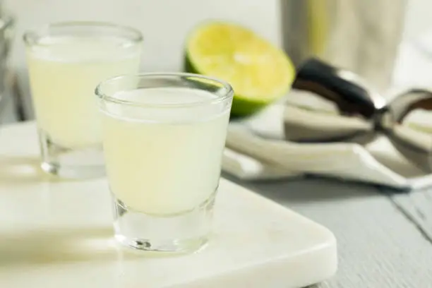 Kamikaze Obrázek zobrazuje drink Kamikaze.