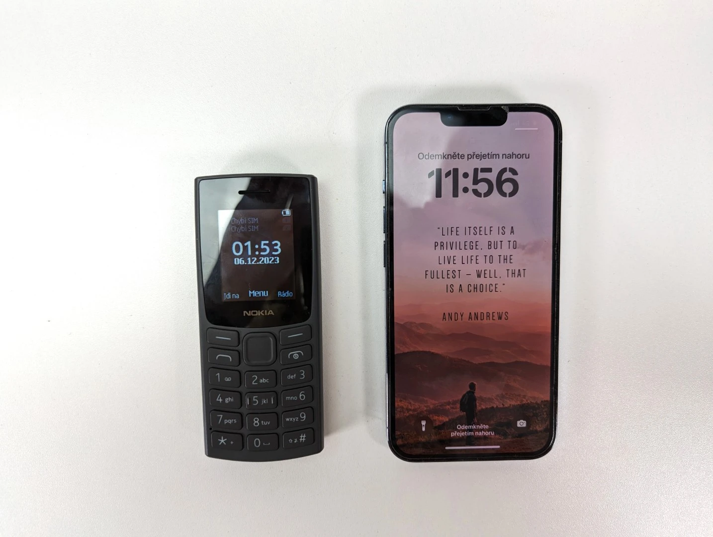 Úhlopříčka displeje 1,77" a 6,1" Úhlopříčka displeje 1,77" a 6,1"