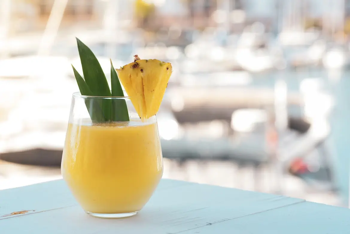 Piña Colada Obrázek zobrazuje drink Piña Colada.