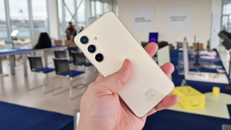 Srovnali jsme Samsung Galaxy S24 a S23: Změny jsou minimální, ale důležité Srovnali jsme Samsung Galaxy S24 a S23: Změny jsou minimální, ale důležité