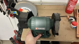 Parkside stolní bruska PNTS 250&nbsp;C2 po 2 letech používání: I&nbsp;za akční cenu je drahá (Recenze)