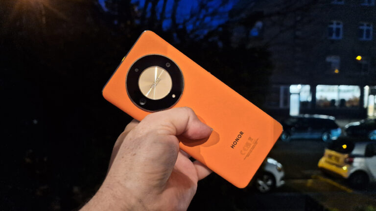 Testujeme Honor Magic 6 Lite: Výrobce v&nbsp;tiskové zprávě slibuje redefinici baterie