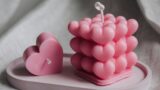 Stále nemáte dárek pro svoji polovičku? Zde je 5 nejlepších svíček nejen na Valentýna