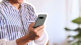 Google Pixel 8a se ukazuje v&nbsp;novém úniku: Velké změny displeje a&nbsp;možná oficiální distribuce