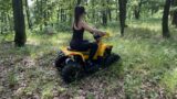 Otestovali jsme elektrickou čtyřkolku Lamax eBumbleBee ATV60M: Je určená teenagerům, uveze i&nbsp;štíhlejší dospělé