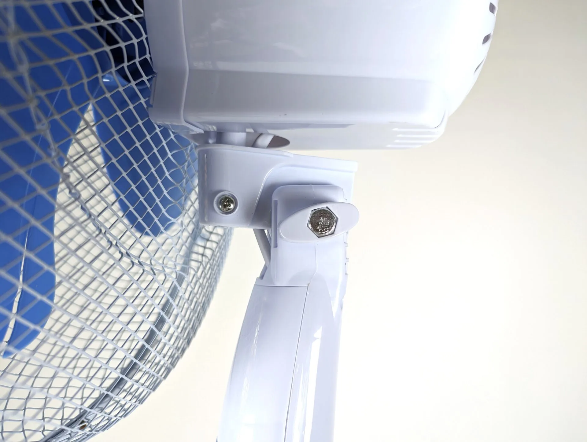 Nastavitelný úhel sklonu Nastavitelný úhel sklonu