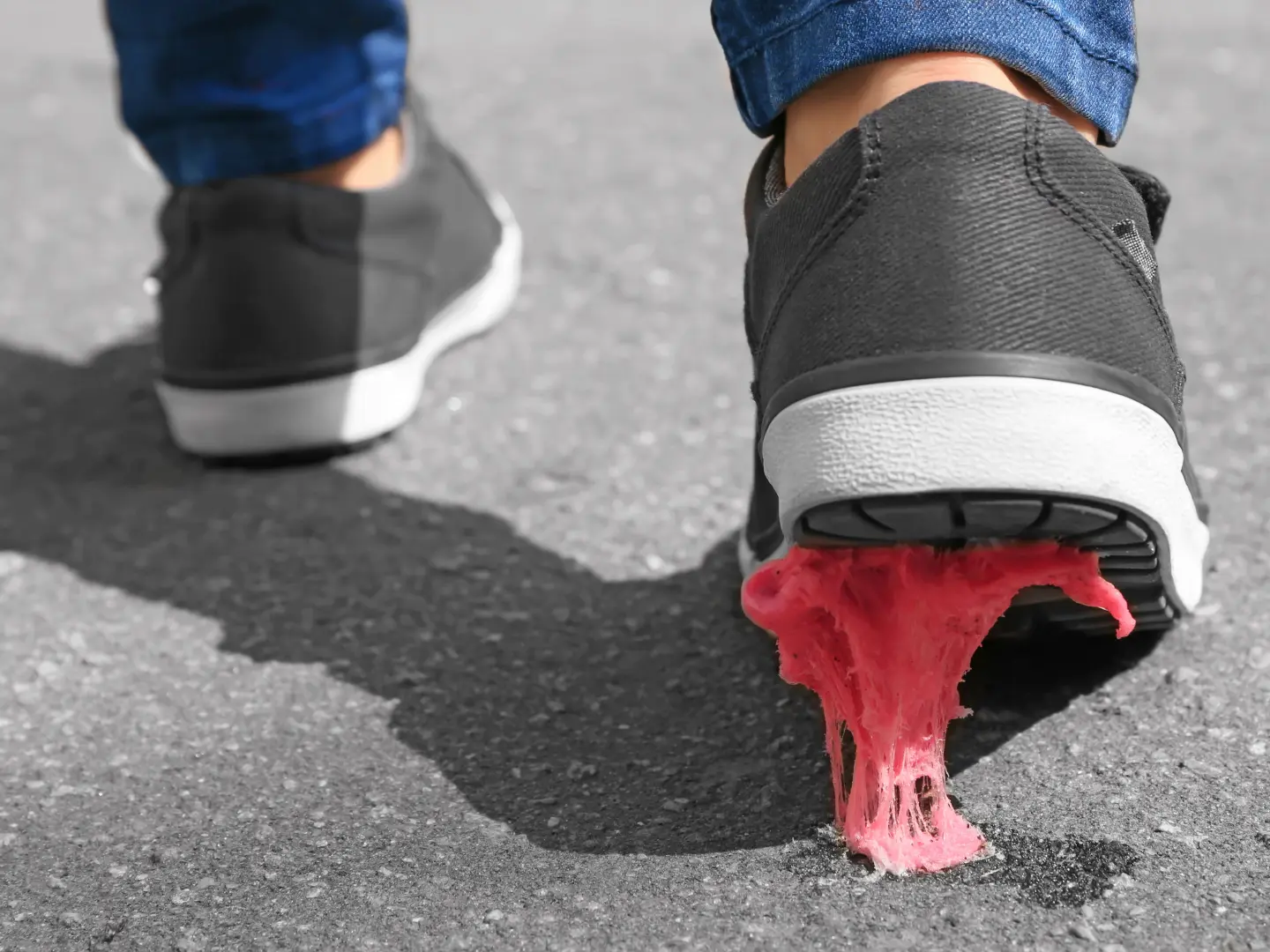 Mráz pomůže i se žvýkačkou na podrážce Mráz pomůže i se žvýkačkou na podrážce