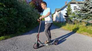 Otestovali jsme elektrickou koloběžku Aerium Aovo Pro: Solidní a&nbsp;levný model do města (Recenze)
