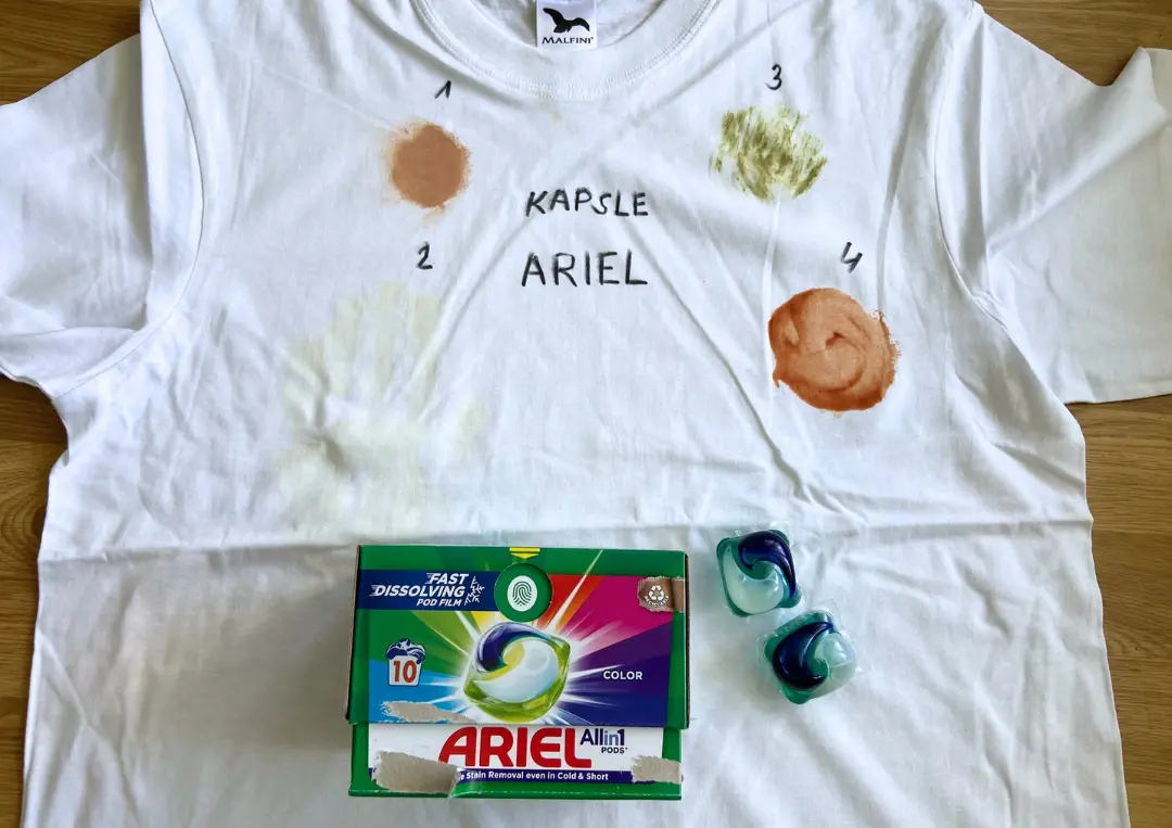 Ariel Color skvrny před vypráním Ariel Color skvrny před vypráním