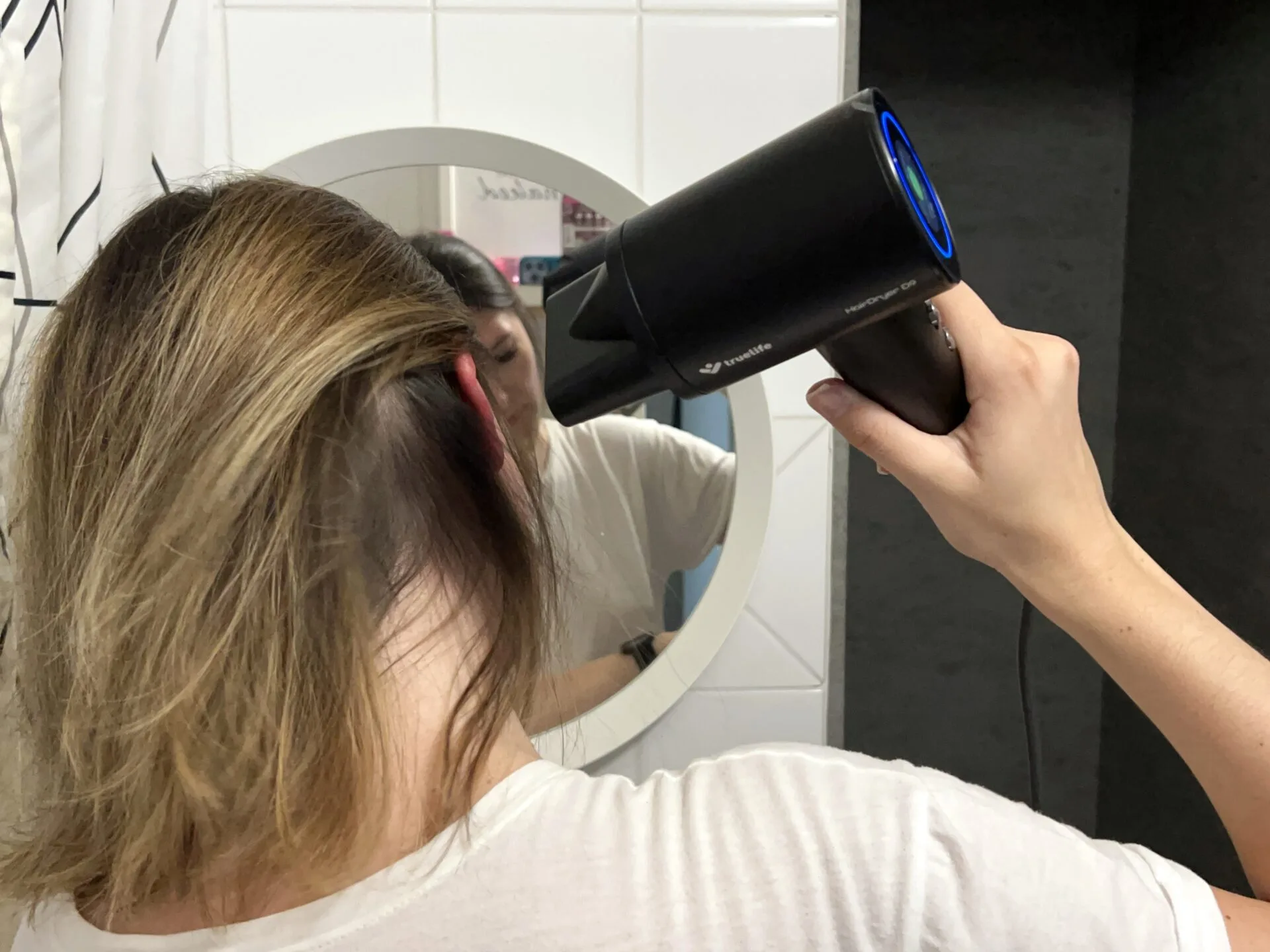 Fénování vlasů bylo snadné Fénování vlasů bylo snadné
