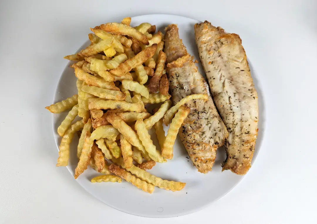 Výsledná ryba a hranolky z fritézy Výsledná ryba a hranolky z fritézy