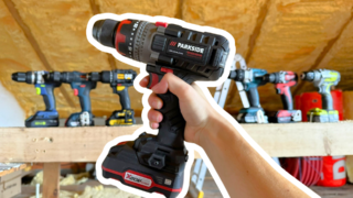 Aku vrtačka Parkside si v&nbsp;našem testu vedla více než dobře (TEST 2024): Výkon při práci se dřevem překvapil